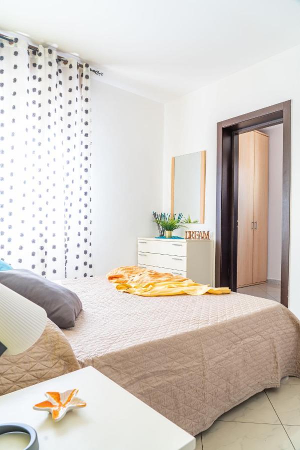Residence Yellow Римини Екстериор снимка