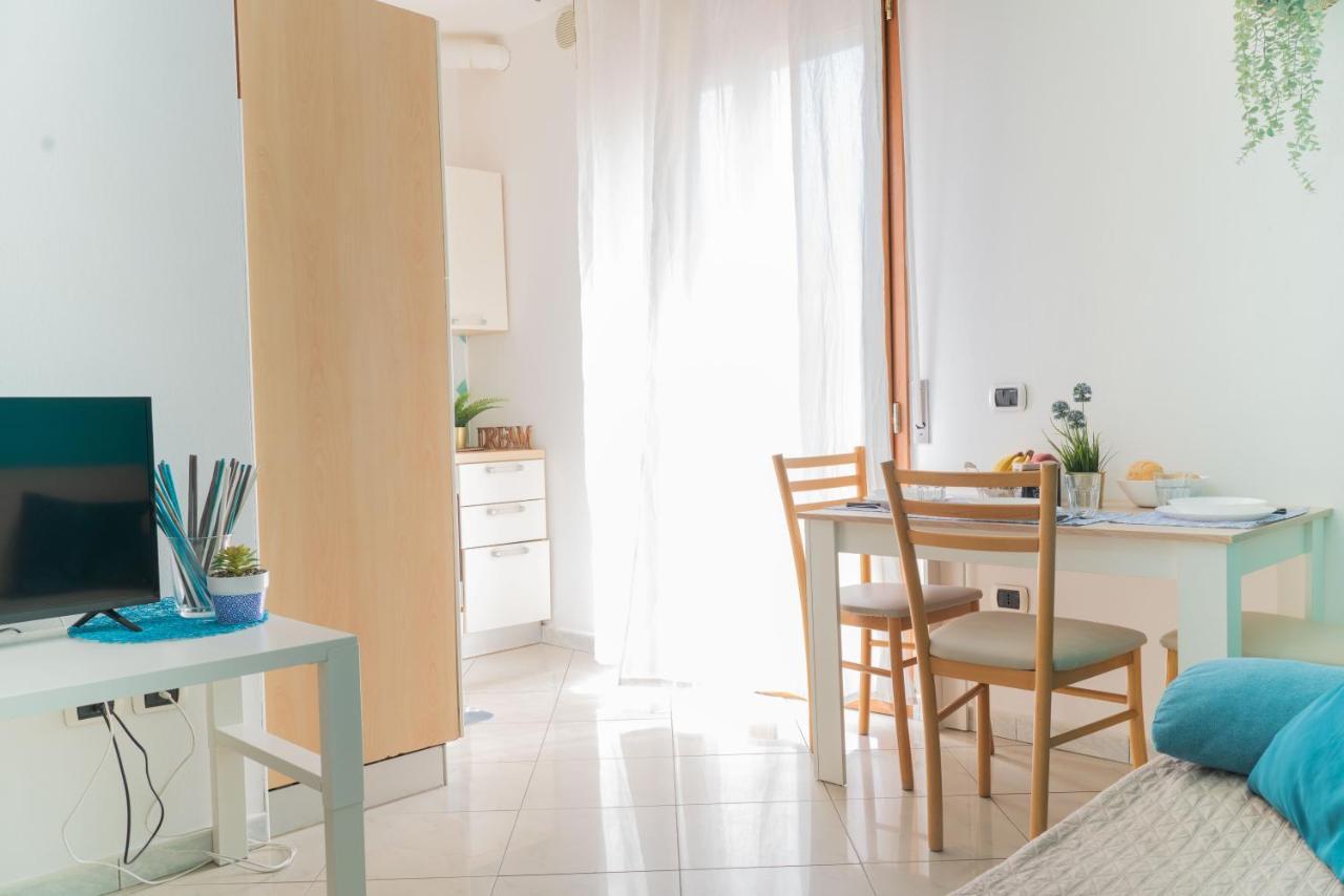 Residence Yellow Римини Екстериор снимка