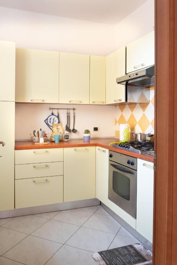Residence Yellow Римини Екстериор снимка
