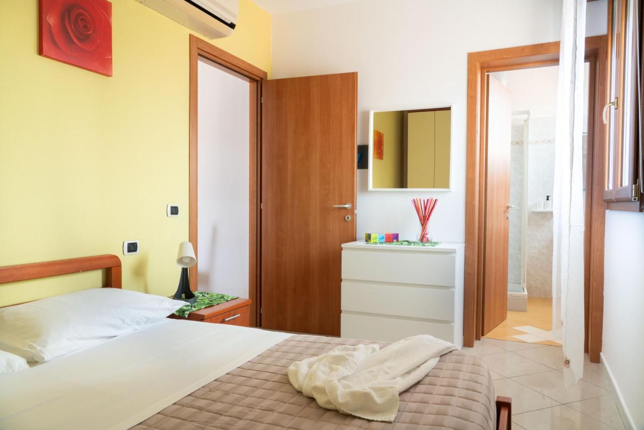 Residence Yellow Римини Екстериор снимка