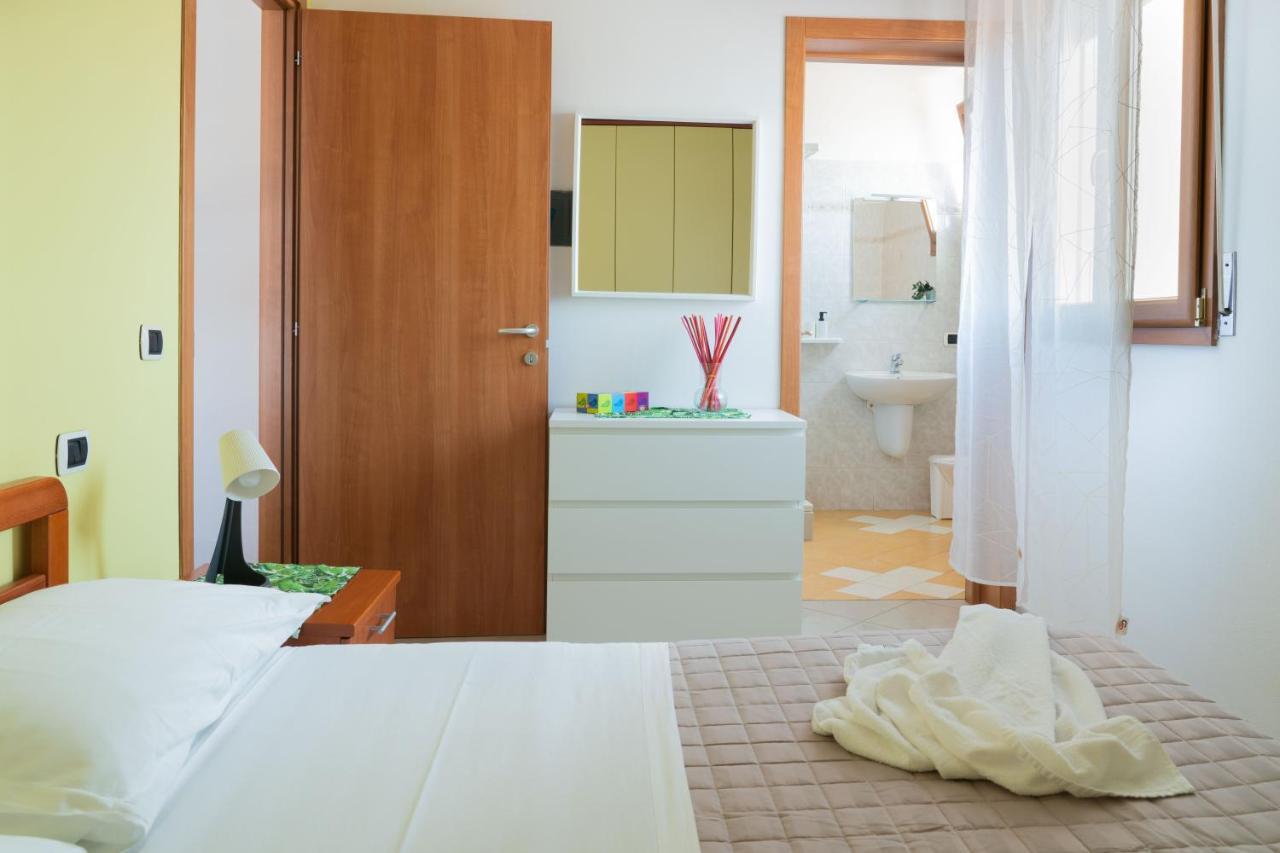 Residence Yellow Римини Екстериор снимка