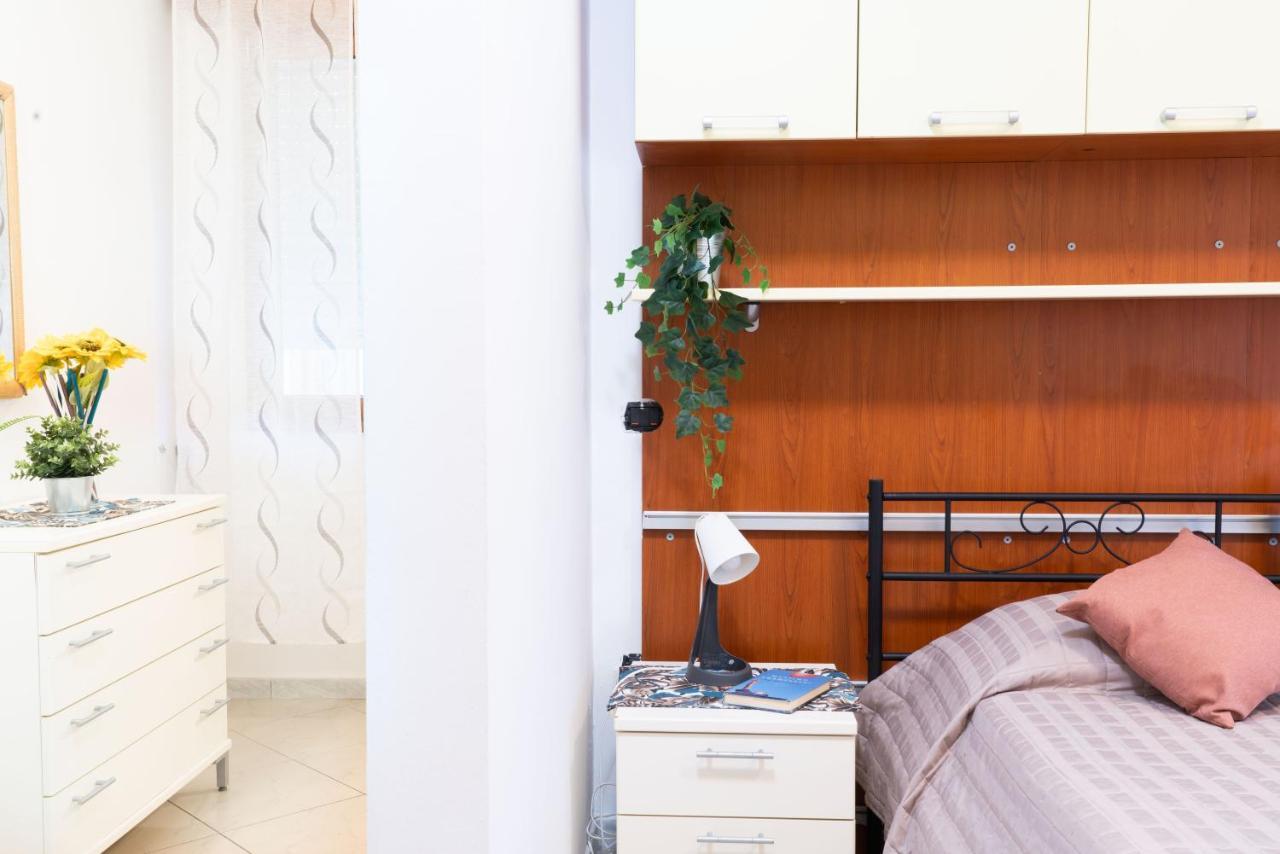 Residence Yellow Римини Екстериор снимка