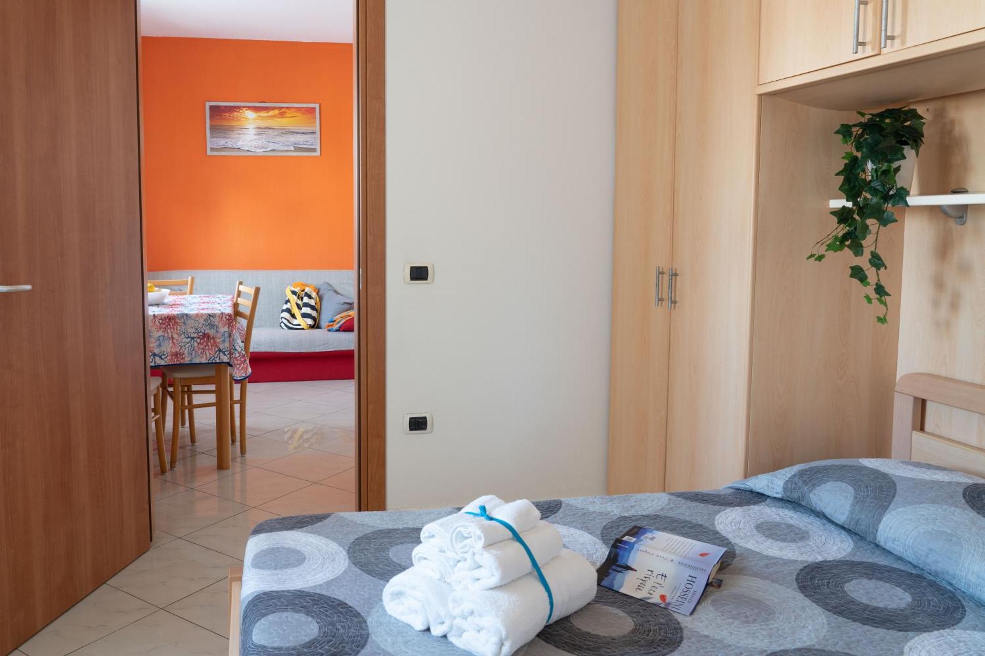 Residence Yellow Римини Екстериор снимка